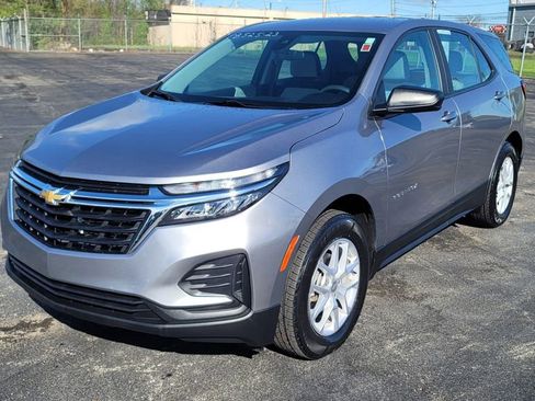 Used 2023 Chevrolet Equinox LS AWD/4WD image 3