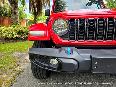 Used 2024 Jeep Wrangler Unlimited w/ Convenience Group AWD/4WD image 71