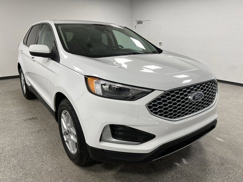 Used 2024 Ford Edge SEL image 2