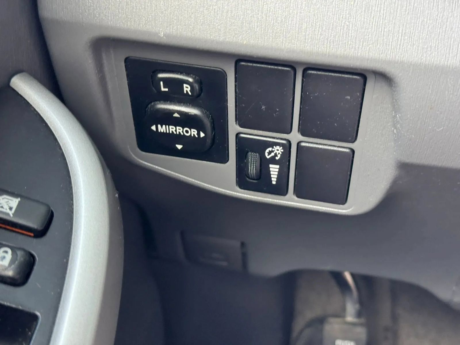 Used 2010 Toyota Prius Three w/ Navigation Pkg FWD image 30