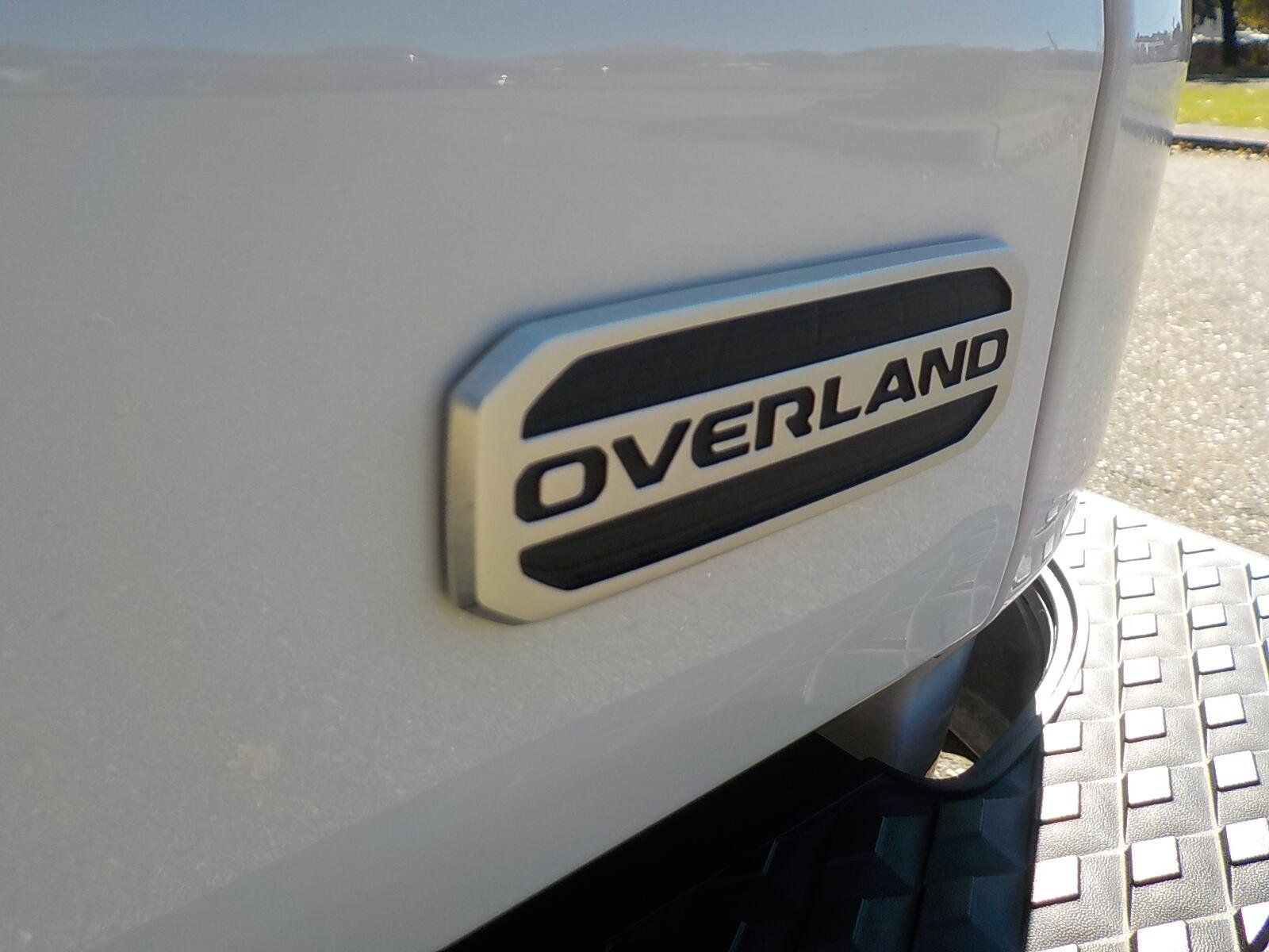 Used 2022 Jeep Gladiator Overland w/ Popular Equipment Package AWD/4WD image 20