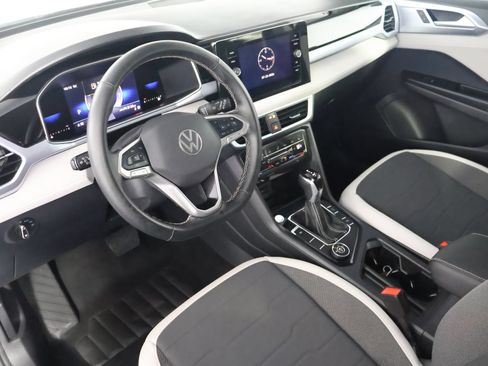 Used 2025 Volkswagen Taos SE AWD/4WD image 25