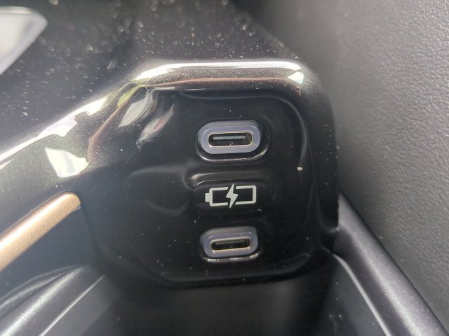 Used 2025 Toyota Crown AWD/4WD image 21