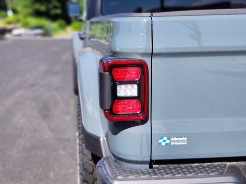 New 2026 Jeep Gladiator Sport AWD/4WD image 9