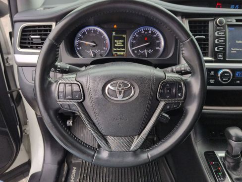 Used 2019 Toyota Highlander Limited image 22