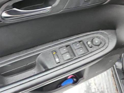 Used 2015 GMC Acadia SLE image 9