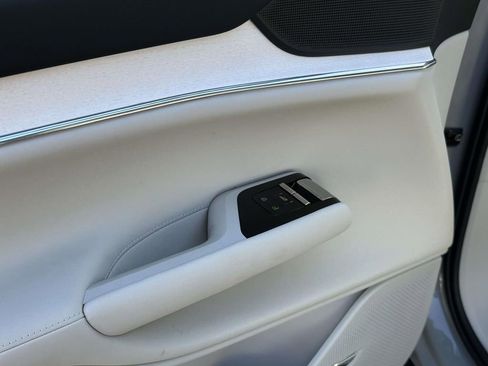 New 2025 Volvo EX90 Plus w/ Protection Package Premier image 16