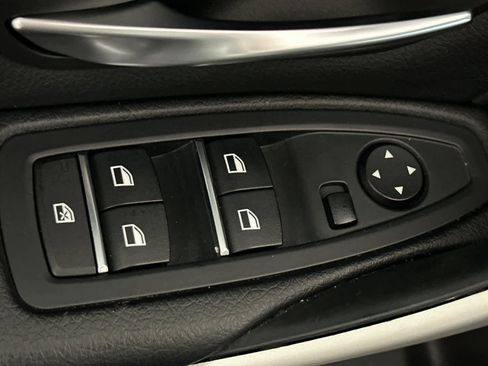 Used 2016 BMW 320i Sedan image 13