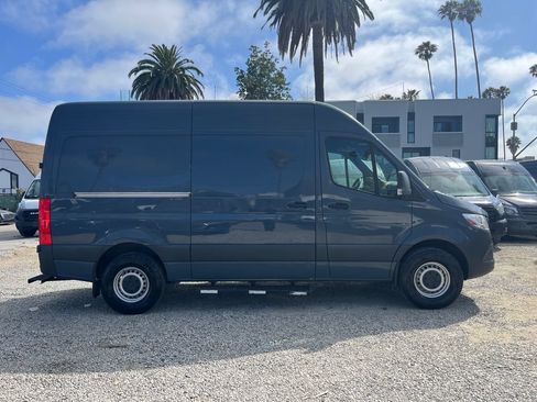 Used 2019 Mercedes-Benz Sprinter 144 image 4