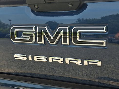 Used 2021 GMC Sierra 1500 Elevation w/ LPO, Elevation Black Package AWD/4WD image 29