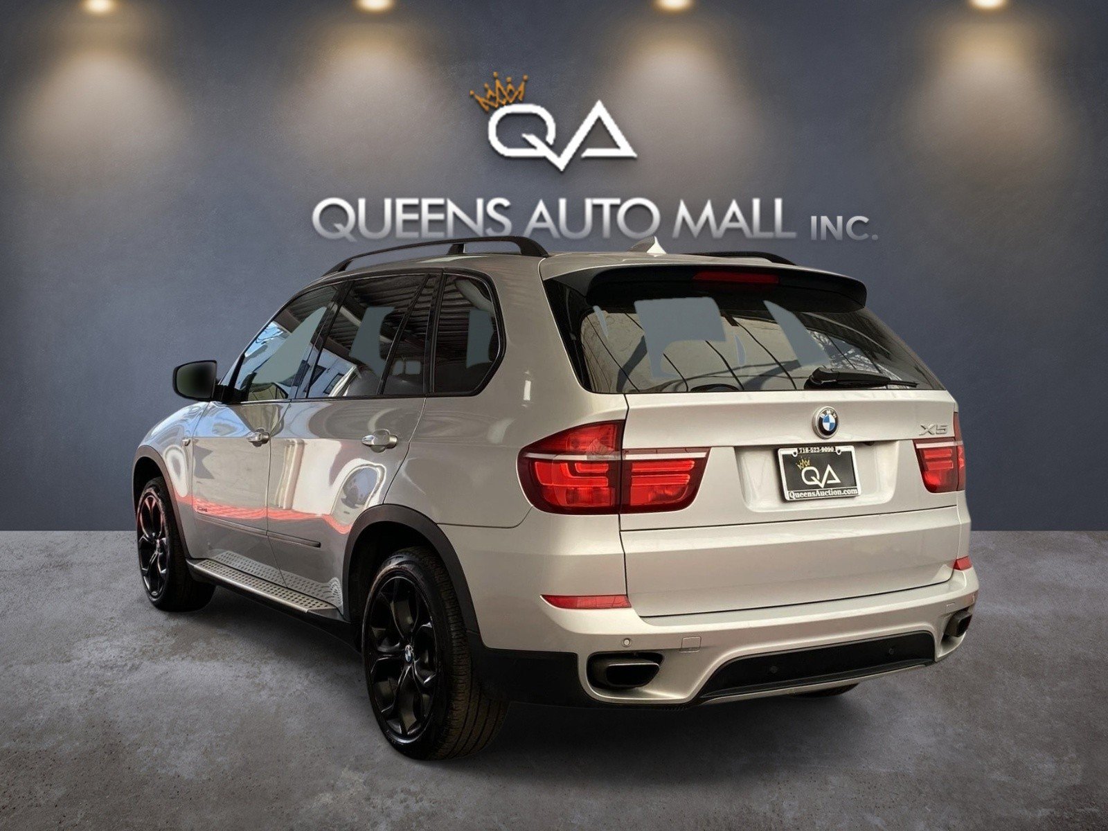 Used 2013 BMW X5 xDrive50i w/ Sport Activity Pkg AWD/4WD image 4