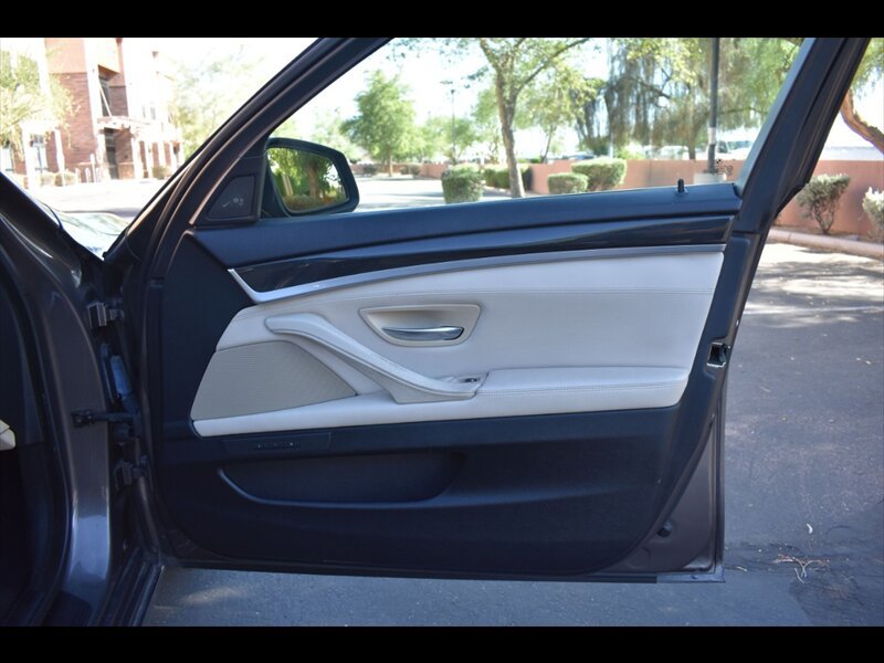 Used 2012 BMW 528i Sedan RWD image 35