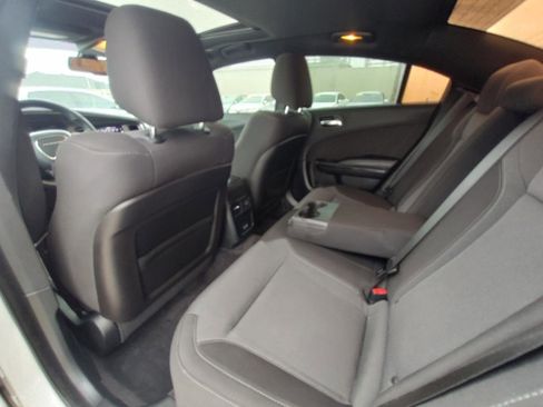 Used 2017 Dodge Charger SXT w/ Blacktop Package RWD image 38