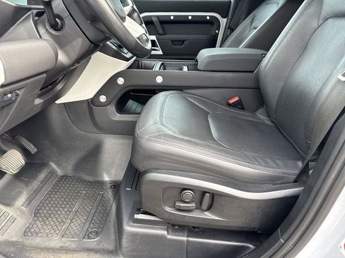Used 2023 Land Rover Defender 110 S image 13