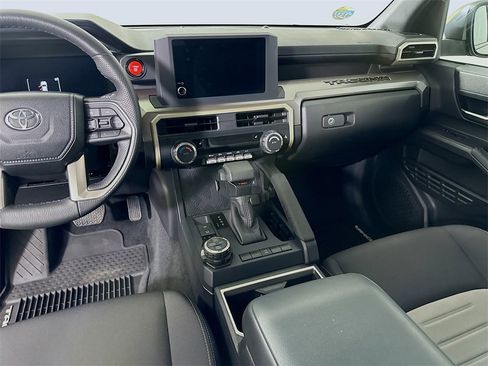 Used 2024 Toyota Tacoma TRD Off-Road image 18