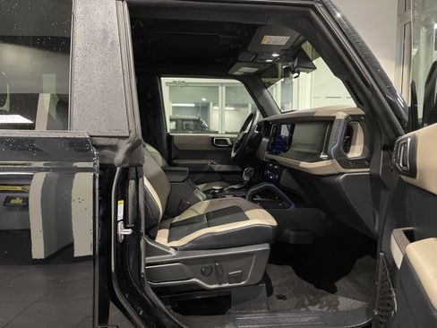 Used 2023 Ford Bronco Wildtrak image 37