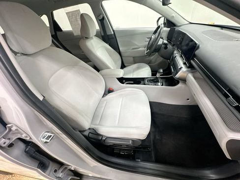 Used 2025 Hyundai Kona SEL AWD/4WD image 25