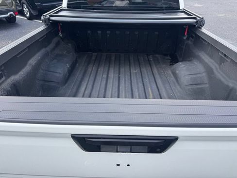 Used 2024 Nissan Frontier S w/ Technology Package AWD/4WD image 11