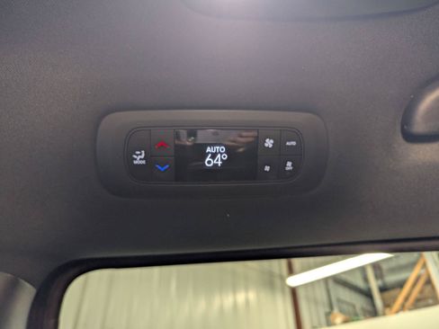 Used 2022 Chrysler Pacifica Touring-L w/ S Appearance Package FWD image 44