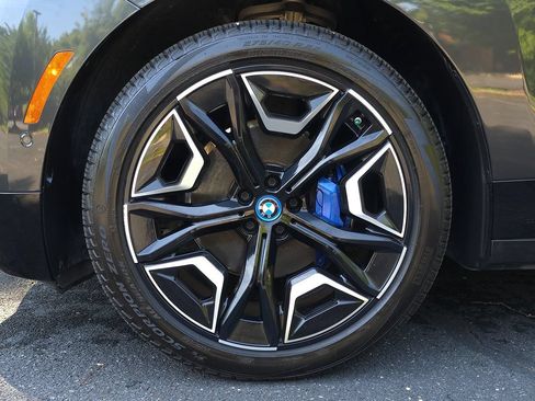 Used 2024 BMW iX xDrive50 w/ Premium Package AWD/4WD image 63