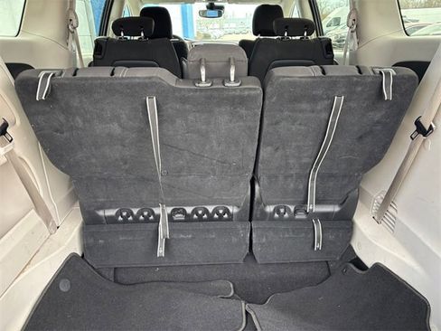 Used 2023 Chrysler Voyager LX image 16