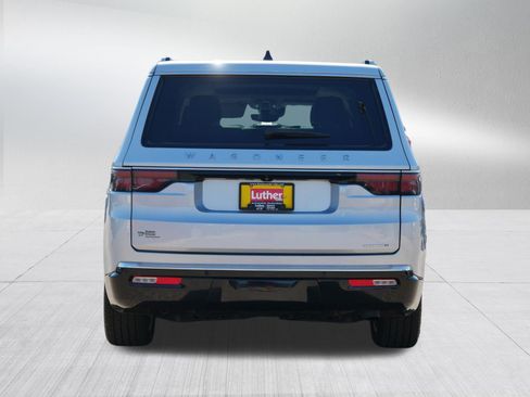 Used 2024 Jeep Wagoneer Series III w/ Premium Group I AWD/4WD image 6
