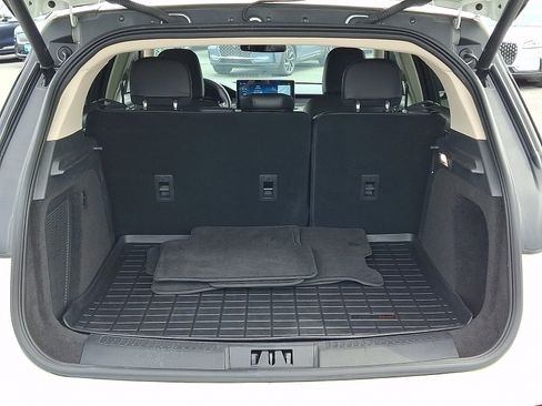 Certified 2024 Lincoln Corsair AWD image 29