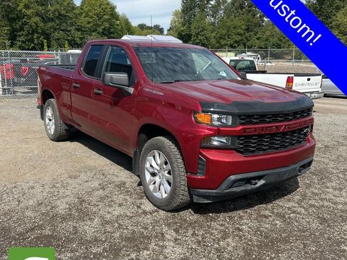 Used 2019 Chevrolet Silverado 1500 Custom w/ Custom Convenience Package AWD/4WD image 11