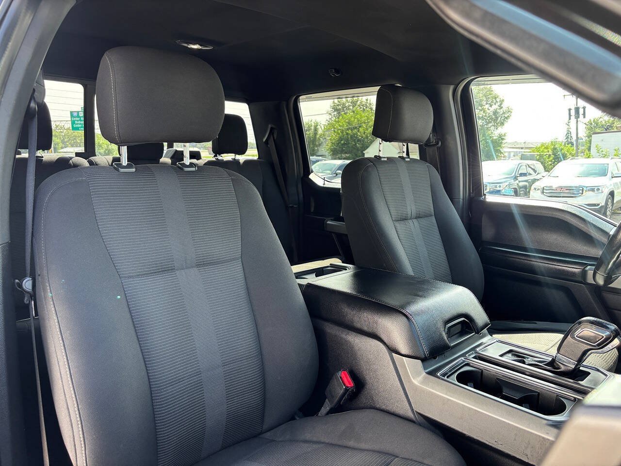 Used 2017 Ford F150 XLT w/ Equipment Group 302A Luxury AWD/4WD image 29