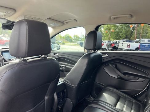 Used 2017 Ford Escape Titanium image 35