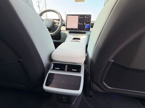 New 2026 Polestar Polestar 4 AWD/4WD image 13
