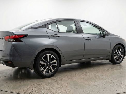 Used 2025 Nissan Versa SV image 9