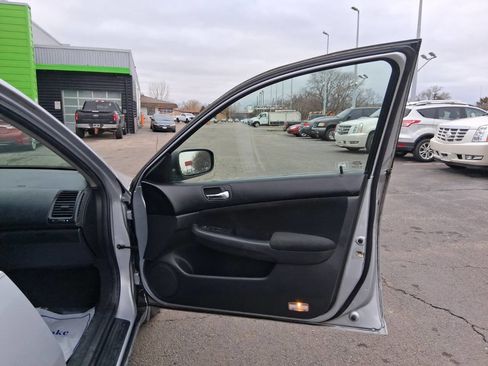 Used 2005 Honda Accord LX image 15