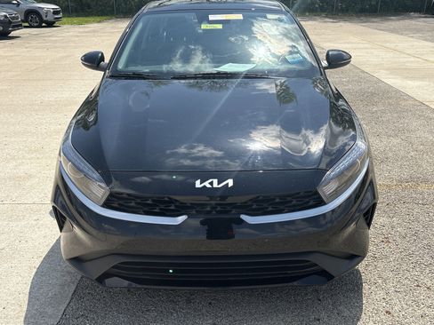 Used 2024 Kia Forte LXS w/ LXS Technology Package FWD image 2