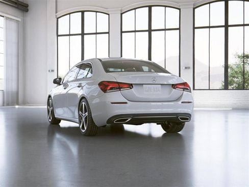 Certified 2022 Mercedes-Benz A 220 4MATIC image 28