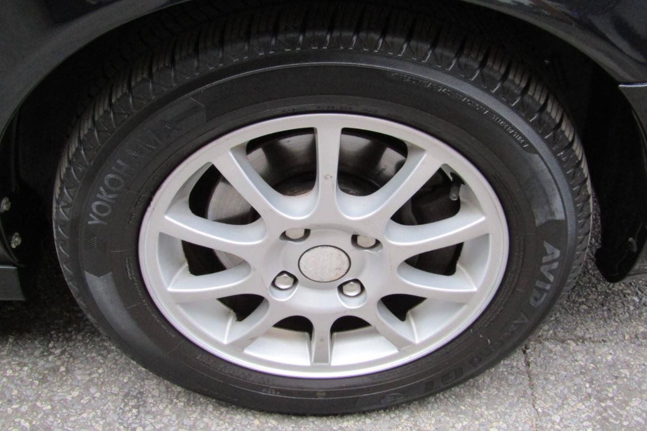 Used 2002 Volvo V40 FWD image 33