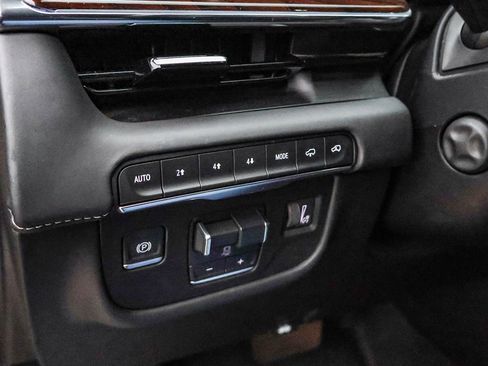 Used 2023 Cadillac Escalade Sport Platinum w/ LPO, ONYX Package image 32