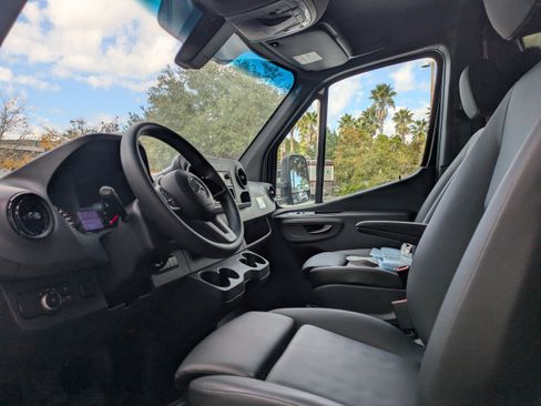 Used 2023 Mercedes-Benz Sprinter 3500 image 16