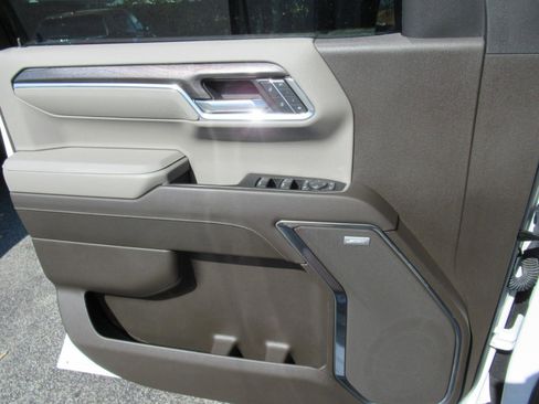 Used 2023 Chevrolet Silverado 1500 LTZ image 17