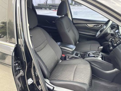 Used 2017 Nissan Rogue S FWD image 16