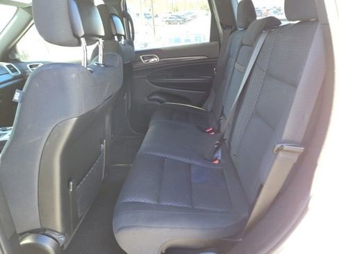 Used 2019 Jeep Grand Cherokee Laredo image 33