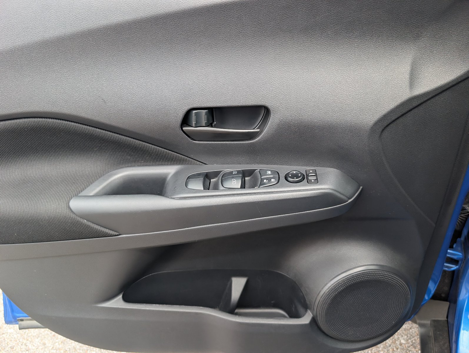 Used 2024 Nissan Kicks S FWD image 15
