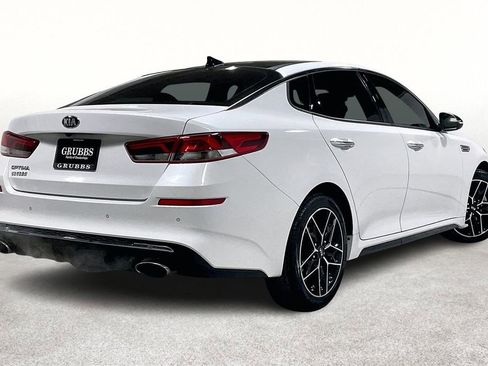 Used 2020 Kia Optima SE image 2