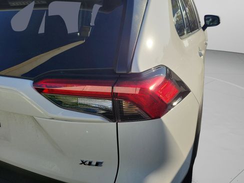 Used 2024 Toyota RAV4 XLE w/ Convenience Package FWD image 18