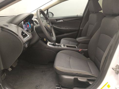 Used 2018 Chevrolet Cruze LS image 17
