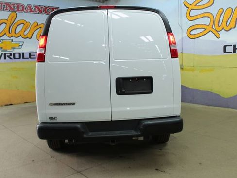 Used 2024 Chevrolet Express 2500 Extended image 7