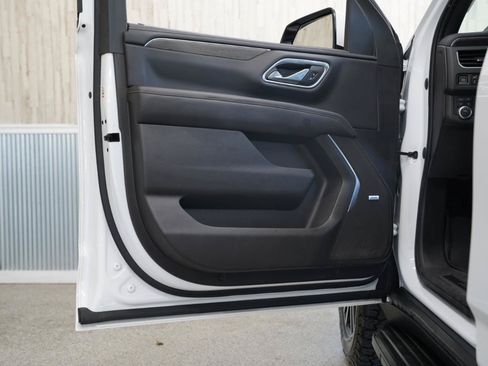 Used 2021 GMC Yukon XL AT4 w/ Rear Media and Nav Package AWD/4WD image 27