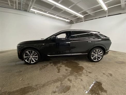 Certified 2024 Cadillac Lyriq Luxury w/ LPO, Floor Liner Package image 3