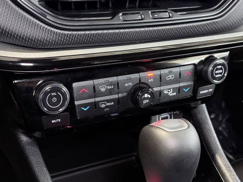 Used 2024 Jeep Compass Trailhawk image 29