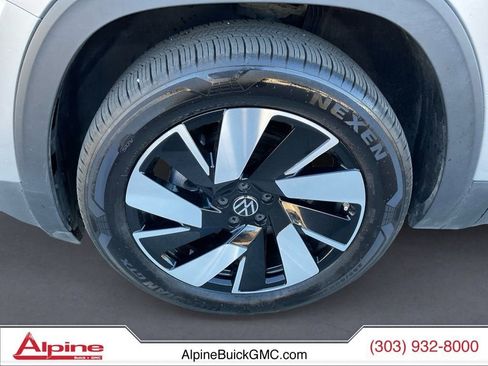 Used 2025 Volkswagen Atlas Cross Sport SE image 14